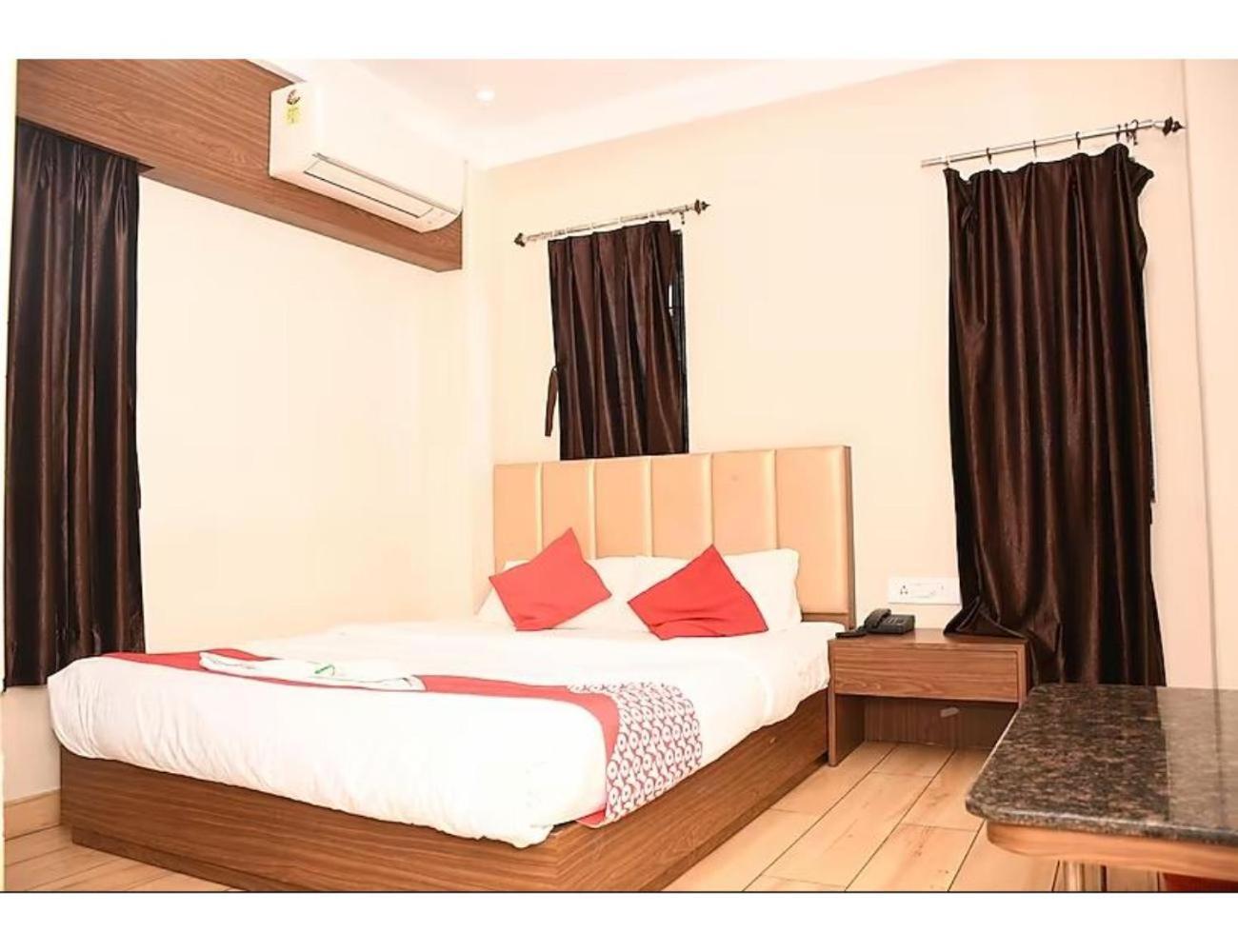 Sona Lodge, Siliguri Buitenkant foto