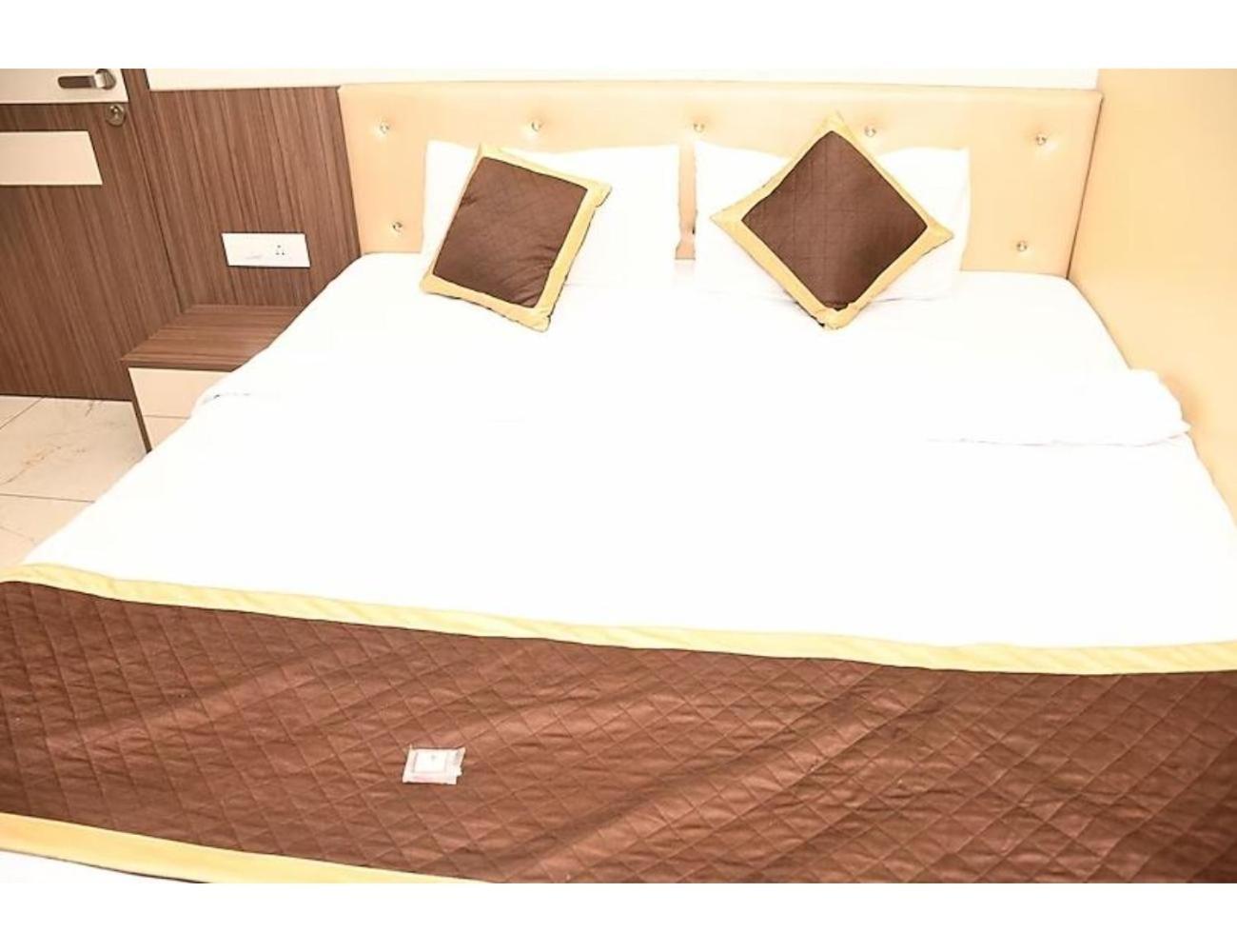 Sona Lodge, Siliguri Buitenkant foto