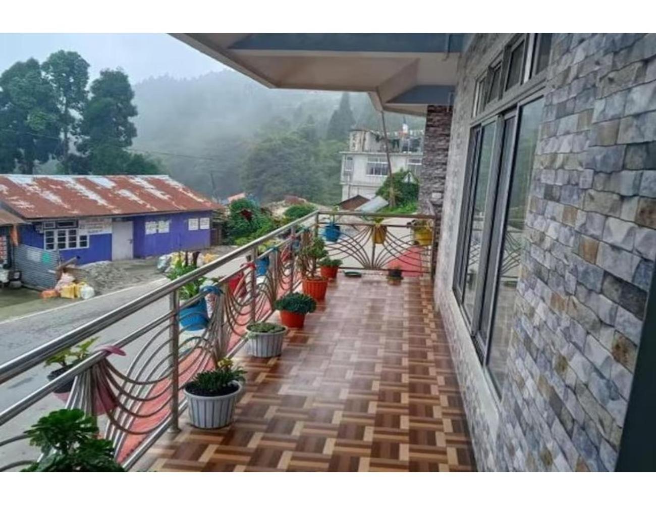 Sona Lodge, Siliguri Buitenkant foto